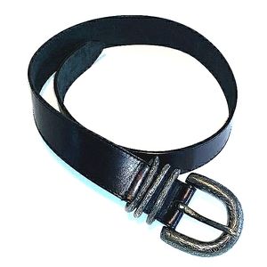 Jennifer Graham black leather etched buckle belt